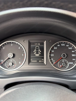 fixpreis!!!Notverkauf wegen platz!!!VW Tiguan 2.0 TDi Bild 5