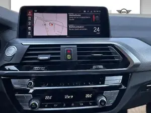 BMW X3 xDrive20d M-Sportpaket // Panorama Glasdach // Lenkradheizung Bild 8