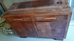 alte kommode ca. 1906 jahrgang massivholz furniert, rundum beschädigtes furnier Bild 2