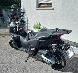 Honda ADV350A mattgrau mit Original Topcase zu verkaufen Bild 4