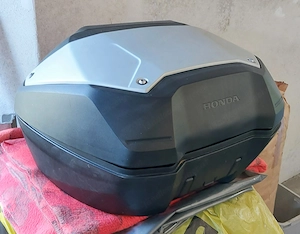 Honda ADV350A mattgrau mit Original Topcase zu verkaufen Bild 8