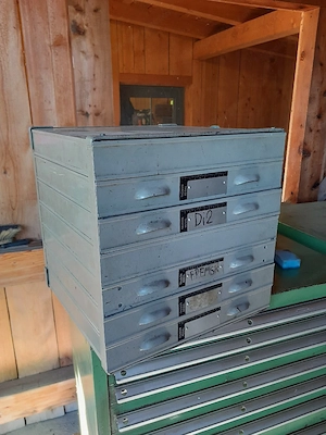 Kleiner Werkzeugschrank Bild 2