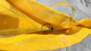Gelbe Strandtasche mit Kosmetiktäschchen Bild 2