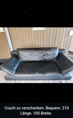 Couch sehr bequem . auch als Schlafcouch verwendbar. Farbe schwarz. GRATIS