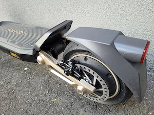 E-Scooter   E-Roller   NAVEE ST3 Pro E-Scooter EU-Version 25 km  h - fast neu Bild 2