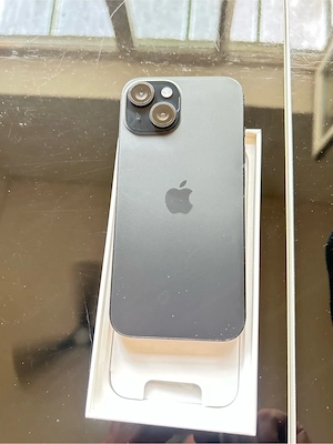 iPhone 15 schwarz Bild 2