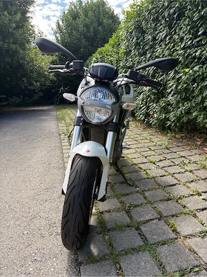 Ducati Monster 696 ABS   Termignoni Carbon   Aufsteigen und Losfahren   nur 13.500 km Bild 3