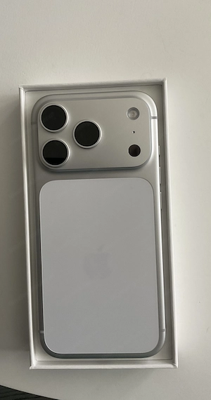 iPhone 17 Pro 256 GB   Silber   Top Zustand  Bild 2