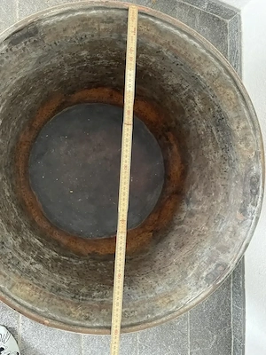 Wunderschöner großer Kupferkessel mit Gestell. Restauriert Bild 4
