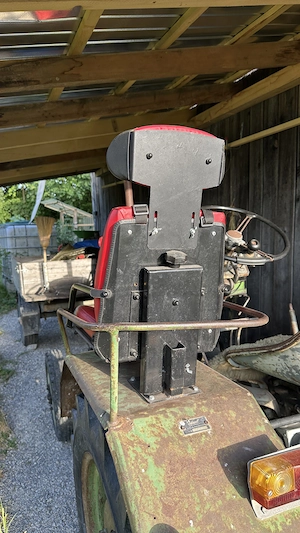 Gefedeter Kindersitz für Traktor Bild 2