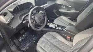 Peugeot 208 Bild 6