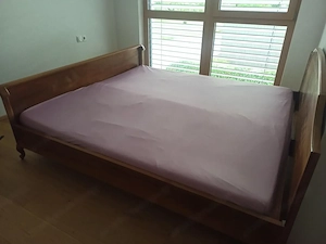 Verschenke Bett aus Echtholz-Nußholz Bild 2