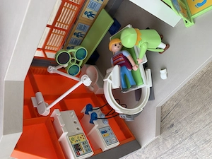 Playmobil - Krankenhaus - und Rettungsauto Bild 8