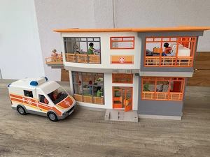 Playmobil - Krankenhaus - und Rettungsauto Bild 7