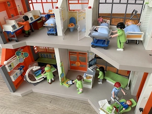 Playmobil - Krankenhaus - und Rettungsauto Bild 3