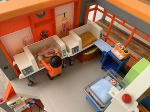 Playmobil - Krankenhaus - und Rettungsauto Bild 10
