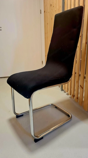 Stuhl, Schwingstuhl mit schwarzem Stoffüberzug