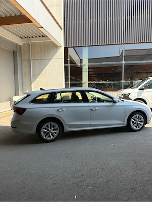 Skoda Octavia Style 2.0 DSG Bild 4
