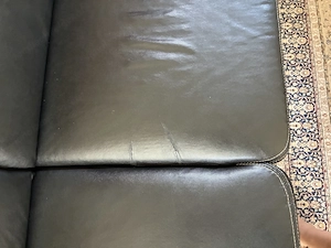 Grosse schwarze Ledercouch zu verschenken. Bild 5