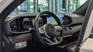 Mercedes-Benz E 400 Bild 12