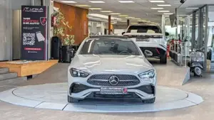 Mercedes-Benz E 300 Bild 2