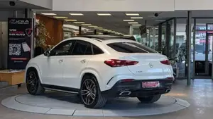 Mercedes-Benz E 400 Bild 6