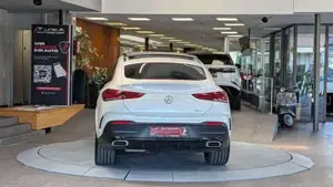Mercedes-Benz E 400 Bild 8