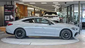 Mercedes-Benz E 300 Bild 5