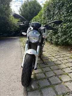 Ducati Monster 696 ABS   Termignoni Carbon   Aufsteigen und Losfahren   nur 13.500 km Bild 3