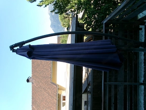 Sonnenschirm + Ständer + Platten  Bild 7