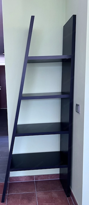 Modernes Mömax Schrägregal schwarz   Bücherregal Bild 2