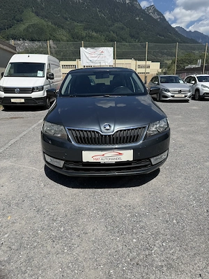 Skoda Rapid Spaceback Ambition 1.6 TDI  AHK Tempomat SHZ  Bild 2