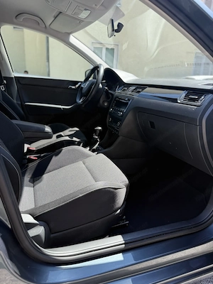 Skoda Rapid Spaceback Ambition 1.6 TDI  AHK Tempomat SHZ  Bild 9