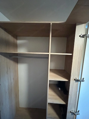 Begehbarer Kleiderschrank Bild 4