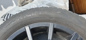 Autoreifen mit Alufelgen Bild 4