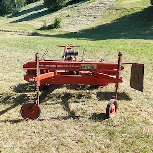 Verkaufe Pöttinger Heuraupe 160 Bild 2