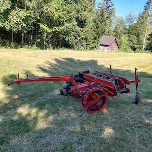 Verkaufe Pöttinger Heuraupe 160 Bild 3