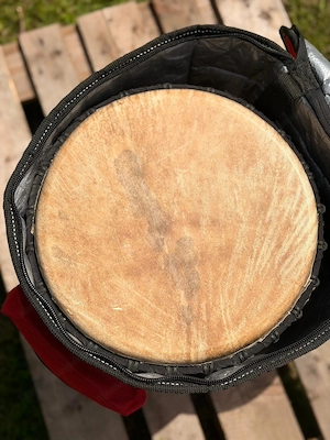 Djembe Trommel aus der Schweiz (monkys) mit praktischer Tragetasche Bild 2