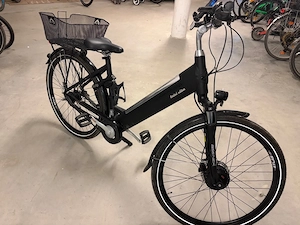 Sehr gut erhaltenes City Ebike Bild 3
