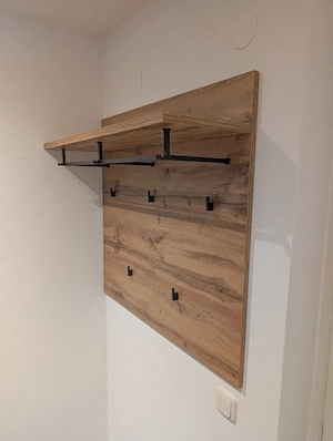 wand- Garderobe zu verschenken  Bild 3