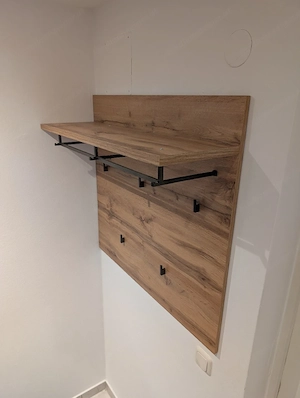 wand- Garderobe zu verschenken  Bild 2