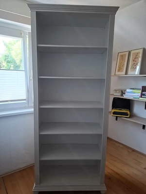 Bücherregal zu verkaufen