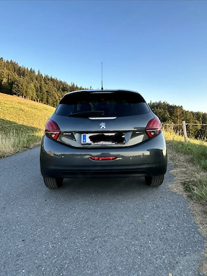 Peugeot 208 Bild 3