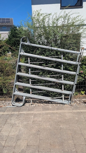 Gitter Tor Stall Weidezaun Zaun Bild 2