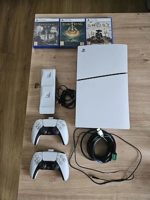 PlayStation 5 Slim (PS5) 1 TB mit Festplatte + 2 Controller + Ladestation + 3 Spiele Bild 2
