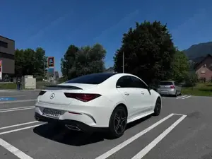 Mercedes-Benz CLA 200 d Coupé AMG Line | Panorama | MBUX | 8-fach | Top-Zustand Bild 3