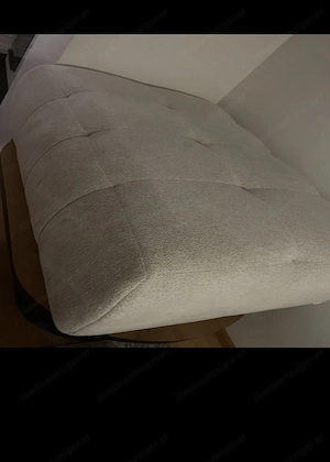Sofa in der Farbe Creme mit großen Hocker sehr bequem  Bild 3