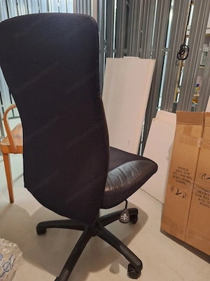 funktionierender Drehstuhl  Bild 2