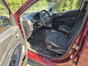 Mitsubishi Attrage 1,2 MIVEC Intense CVT Automatik Bild 7