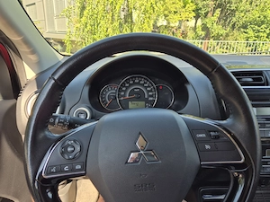 Mitsubishi Attrage 1,2 MIVEC Intense CVT Automatik Bild 9